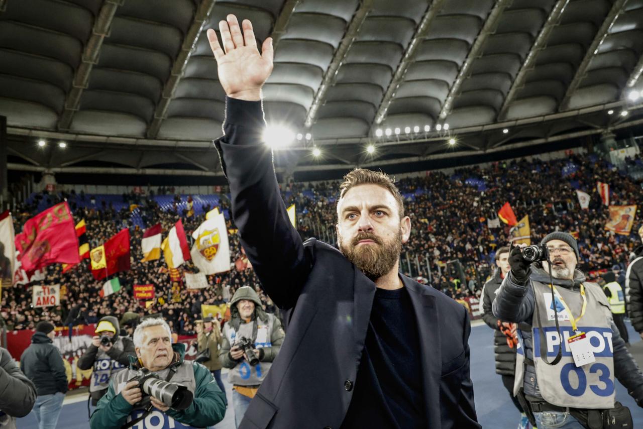 L’esordio di De Rossi in Roma-Verona, Garzya: “Mourinho aveva ragione, la corsa Champions è complicata, ma Daniele è Roma”