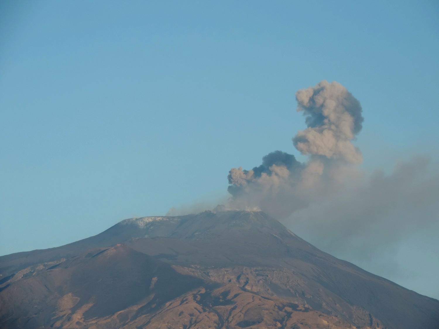 Etna a rischio eruzione, registrata esplosione di “forte intensità”