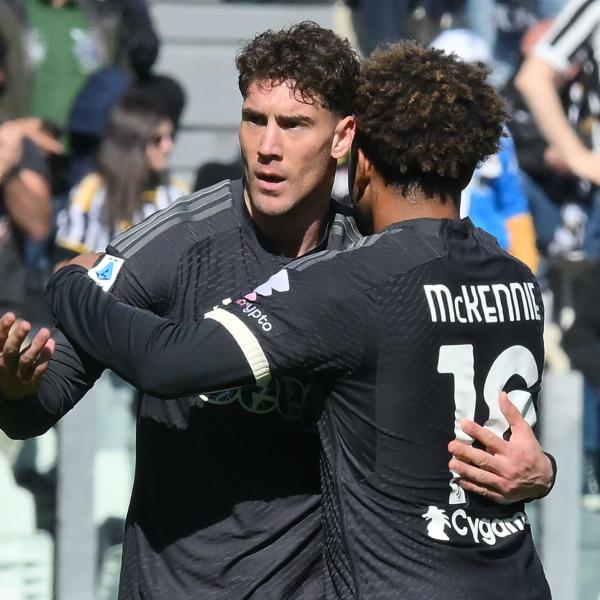 Juventus-Frosinone 3-2, Rugani regala una vittoria insperata. Cronaca e tabellino