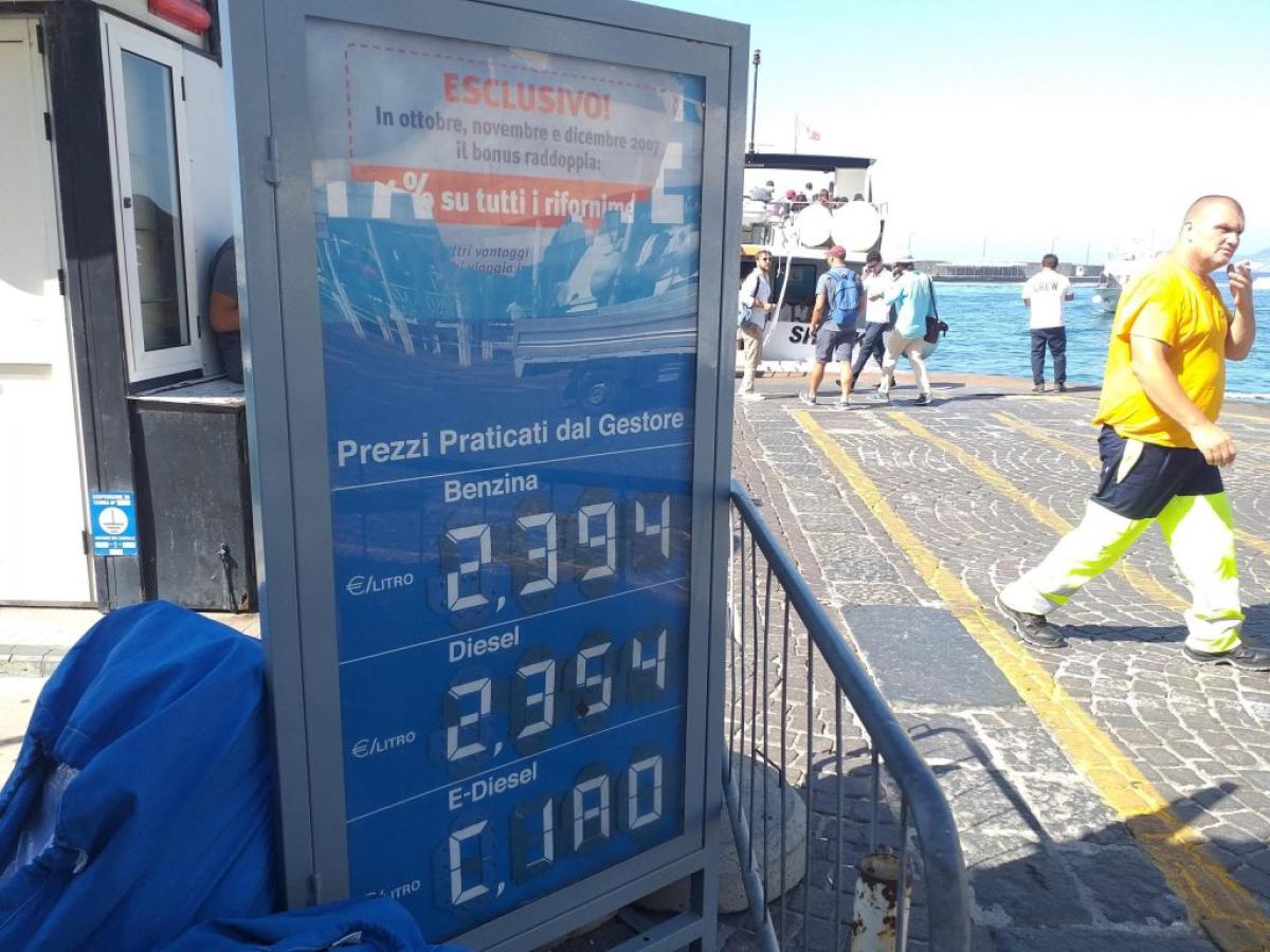 Riduzione accise benzina di 30 centesimi prorogata al 21 agosto