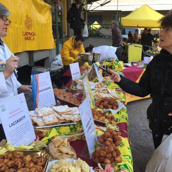 Che differenza c’è tra chiacchiere e frappe? Le ricette dei dolci tipici del Carnevale