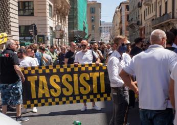 Sciopero taxi: ripresa la protesta vicino a Palazzo Chigi