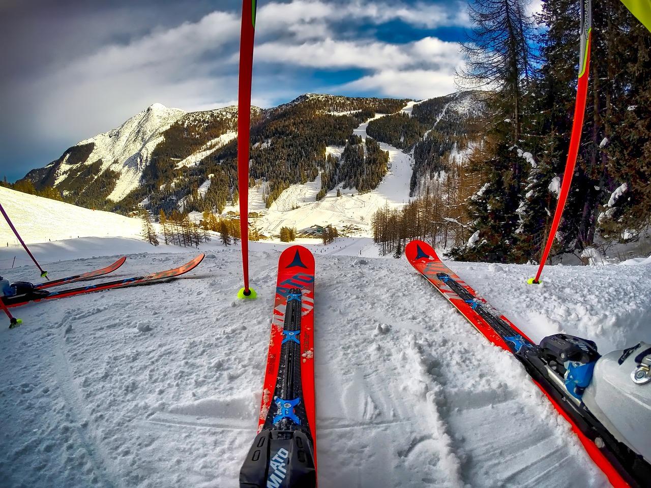 Cos’è splitboard, la nuova tecnica che spopola tra gli sciatori