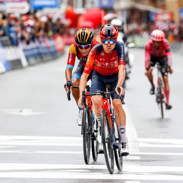 Giro d’Italia, Santiago Buitrago vince sulle Tre Cime di Lavaredo