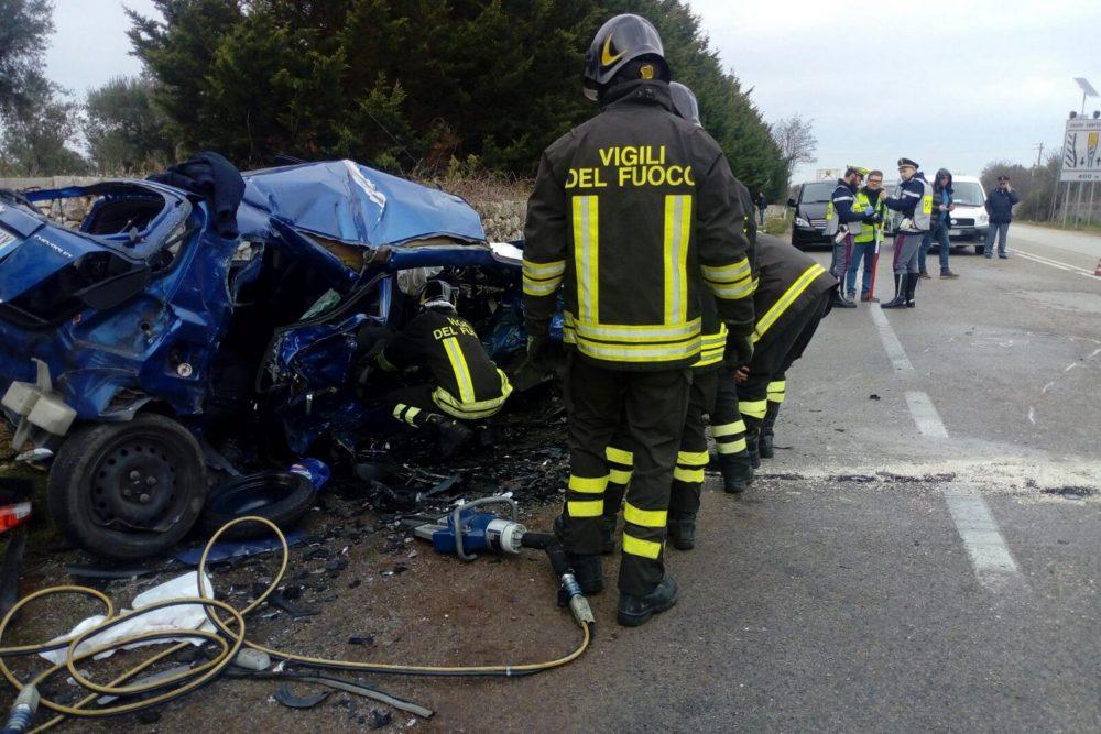 Incidente Tuglie-Collepasso: perde il controllo dell’auto ed esce fuori strada, muore 20enne