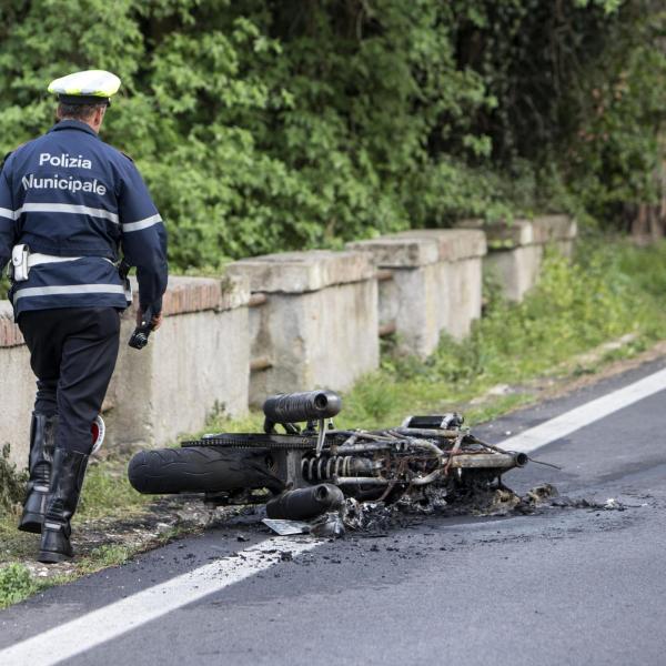 Incidente Monzambano, scontro tra auto e moto: muore 55enne