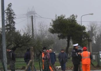 Chieti, incidente ad Ari: auto si schianta contro un albero, morte due persone