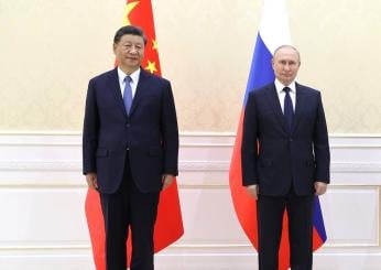 Xi Jinping a Mosca per promuovere i colloqui di pace, Putin: “Un buon vecchio amico”