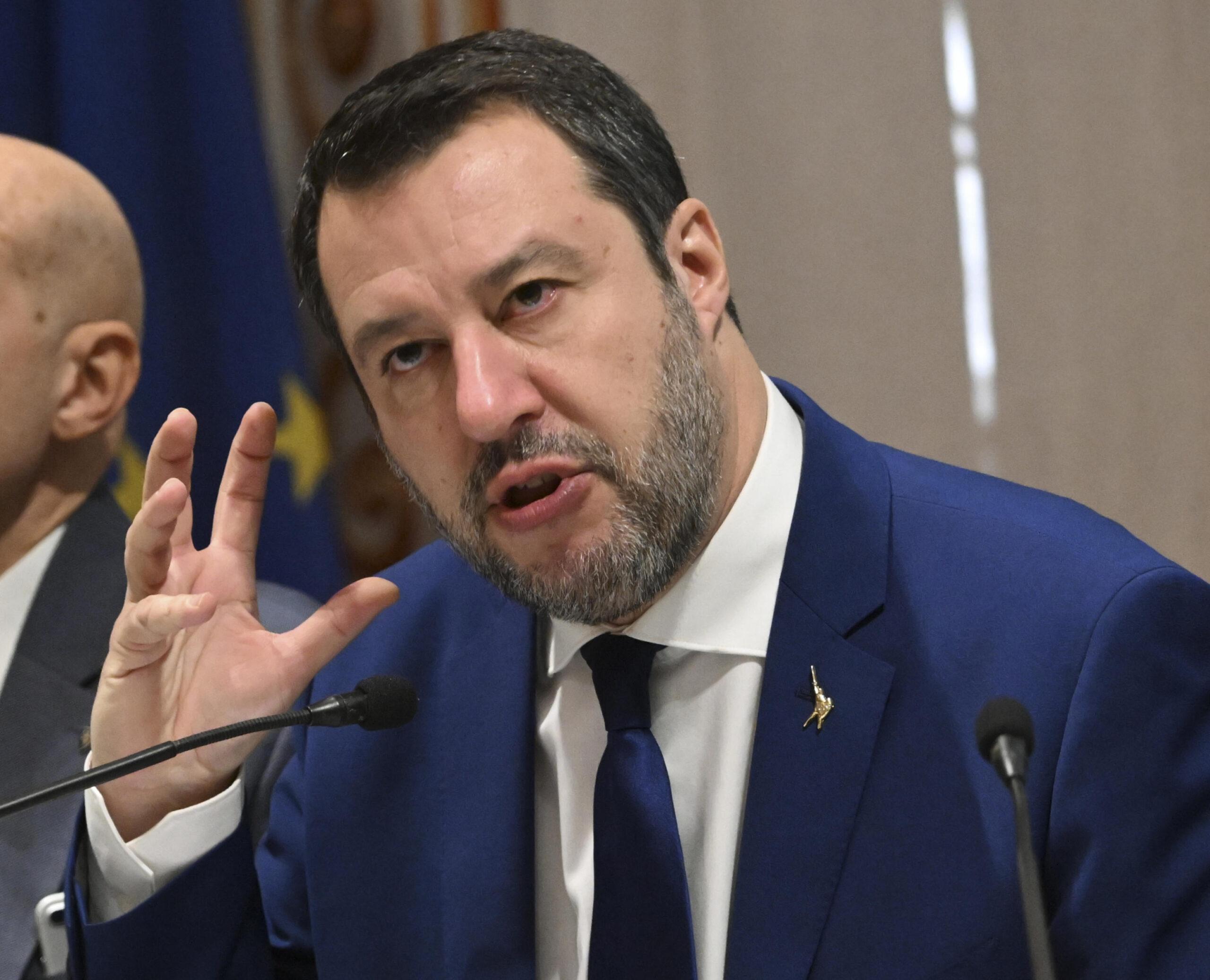 Lega, Bossi e Salvini a un passo dalla rottura