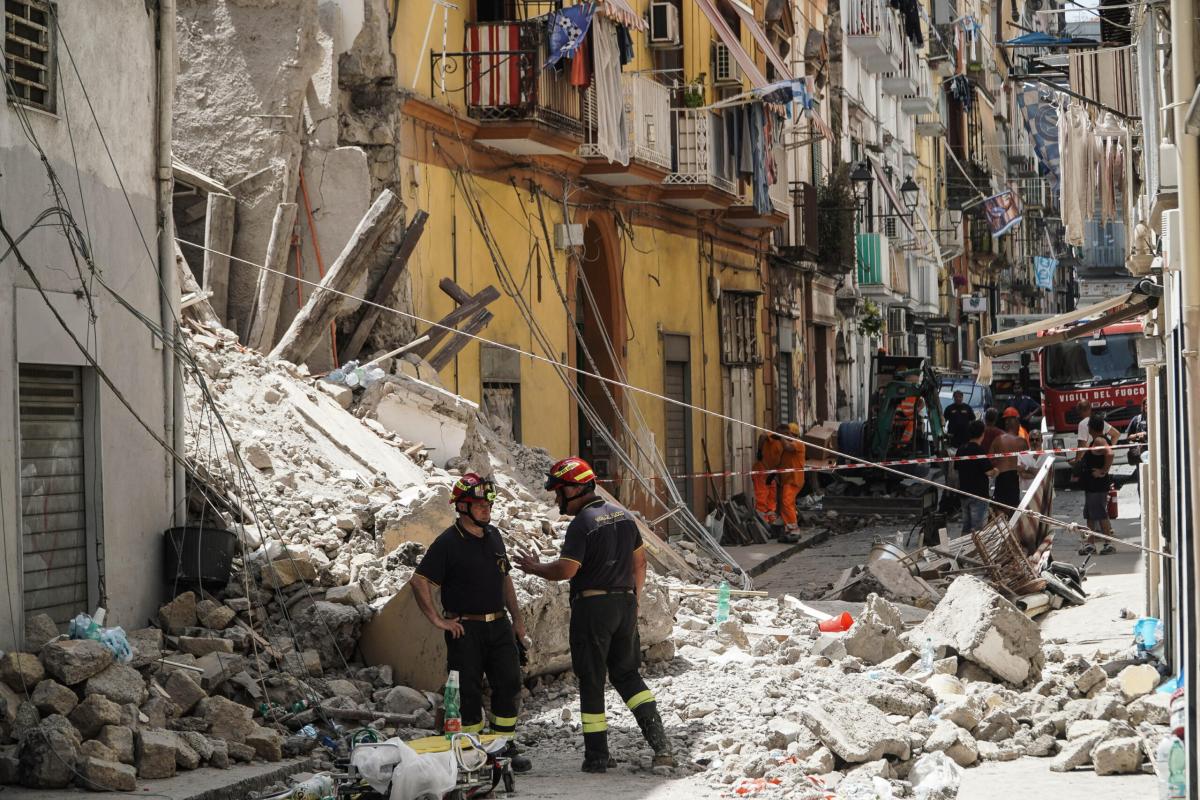 Torre del Greco, nessun passante coinvolto nel cedimento della pala…