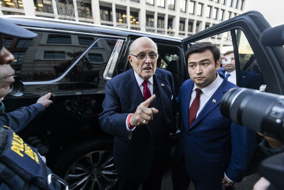 Ex sindaco di New York Rudy Giuliani condannato per diffamazione: d…