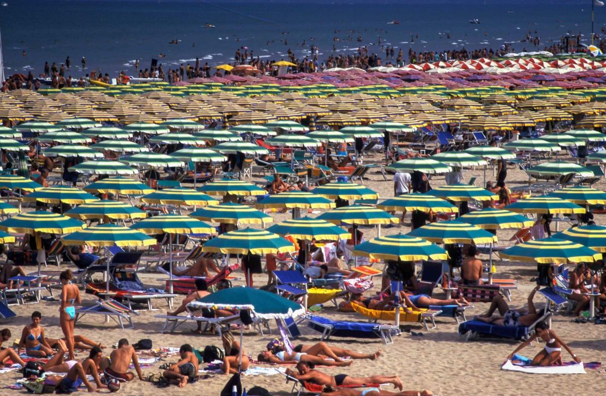 Concessioni balneari, Rimini fa di testa sua: aperti bandi senza no…