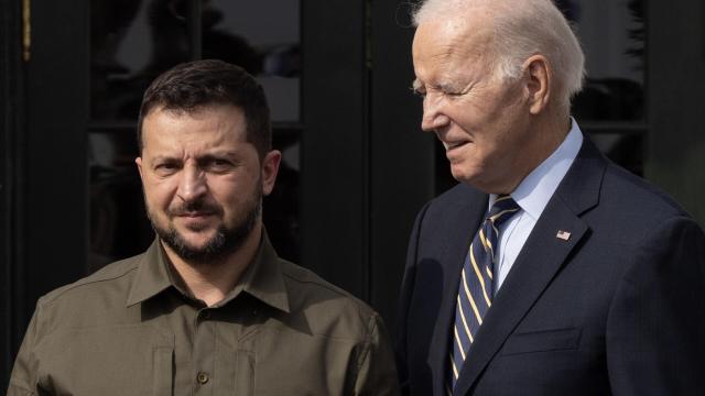 Guerra in Ucraina, gli Usa accelerano gli aiuti a Kiev: ultimi sforzi verso la fine del mandato di Biden