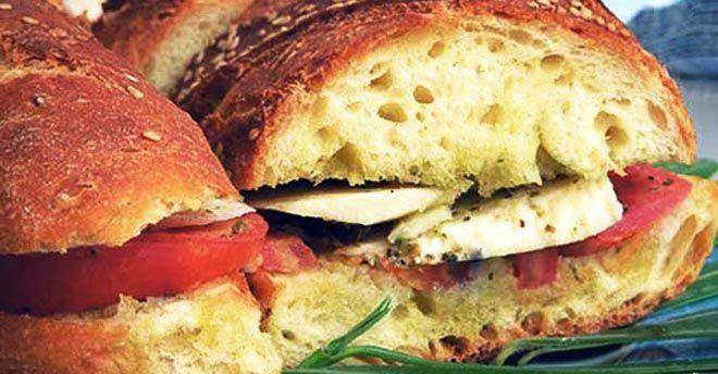 Pane Cunzato: ricetta e storia