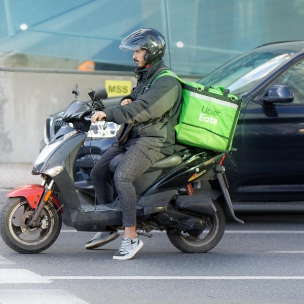 Rimborso chilometrico per rider nel food delivery: come funziona