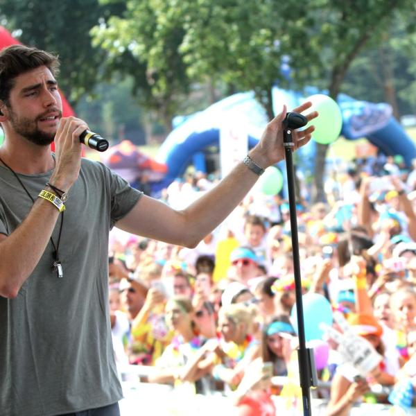 Alvaro Soler: età, moglie, figli, canzoni e carriera del cantante