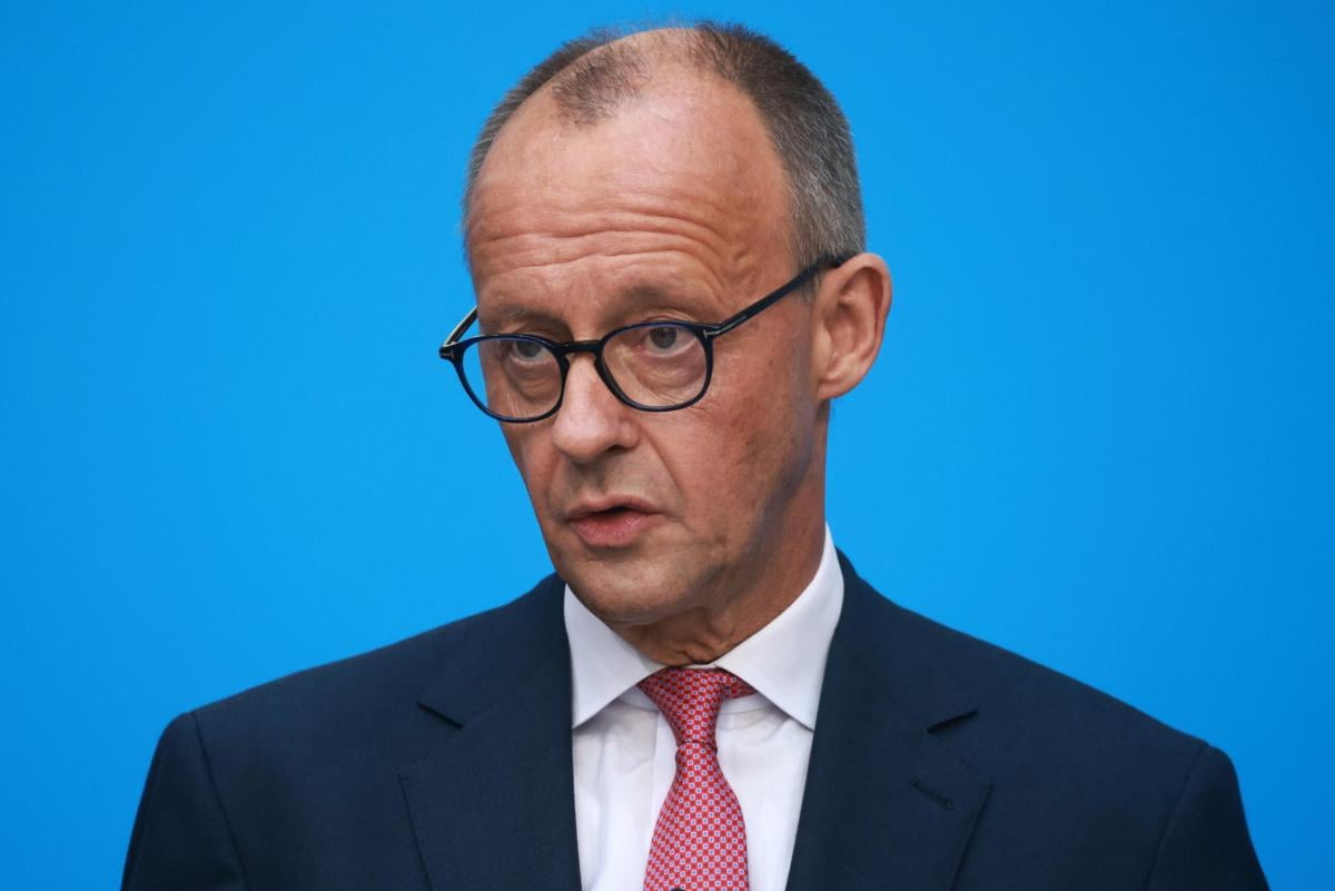 Germania, chi è Friedrich Merz: età, altezza, moglie, figli, patrimonio e residenza del candidato di centrodestra alle elezioni federali del 2025 | FOTO