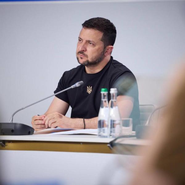 Guerra, Zelensky: “Giusto che la guerra entri nel territorio della Russia”