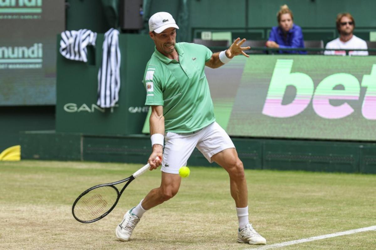 Wimbledon 2022, Bautista Agut positivo al Covid: si ritira