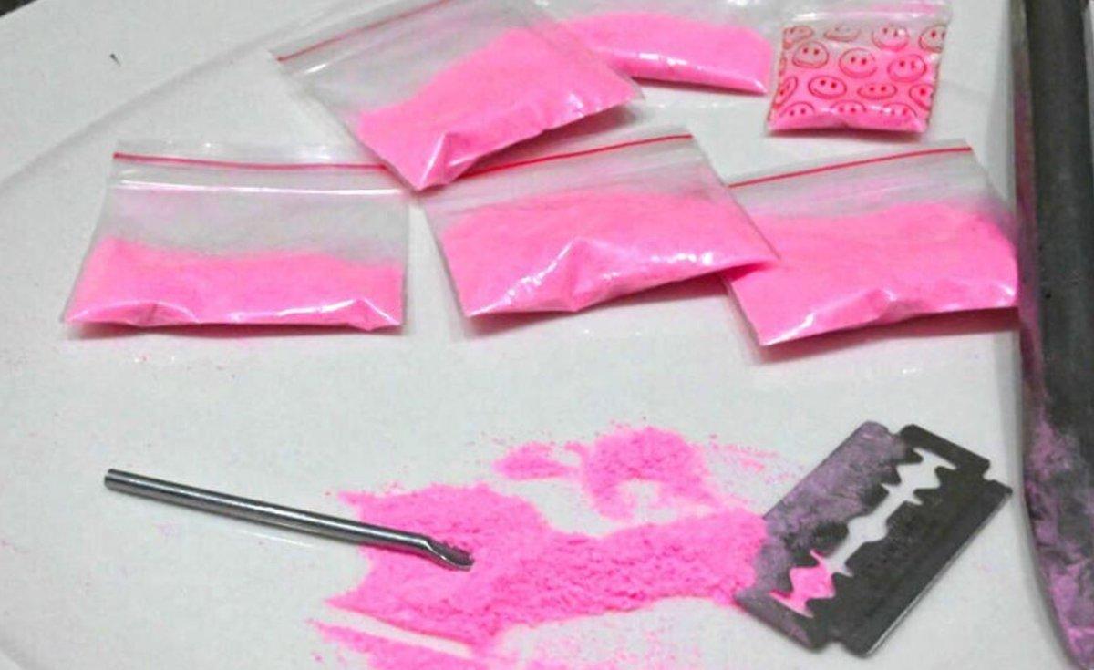 Cos’è la cocaina rosa e quali sono i pericoli di questa droga deleteria