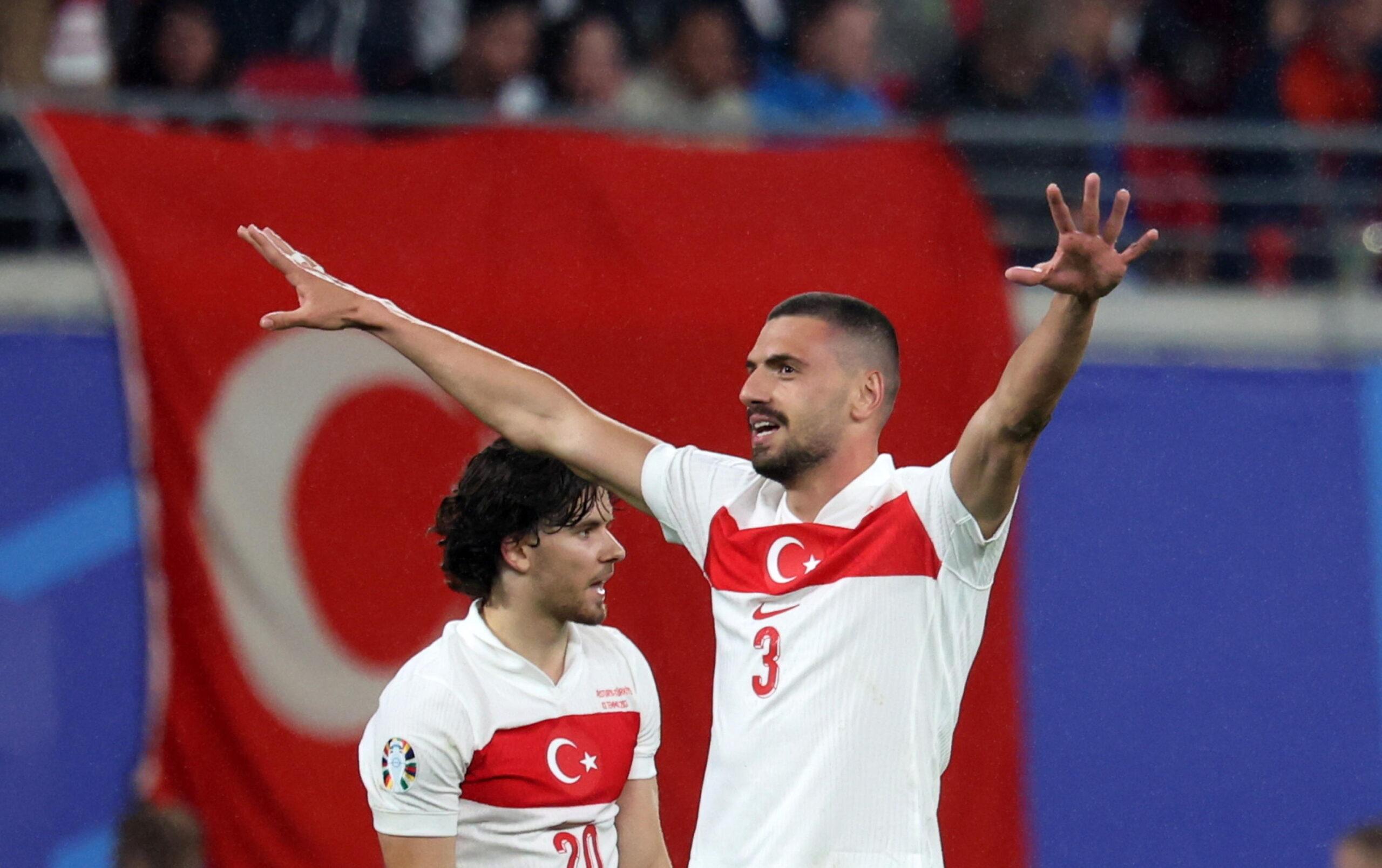 Euro 2024, stangata dell’Uefa alla Turchia: due giornate di squalifica a Demiral per il saluto ai “Lupi Grigi”