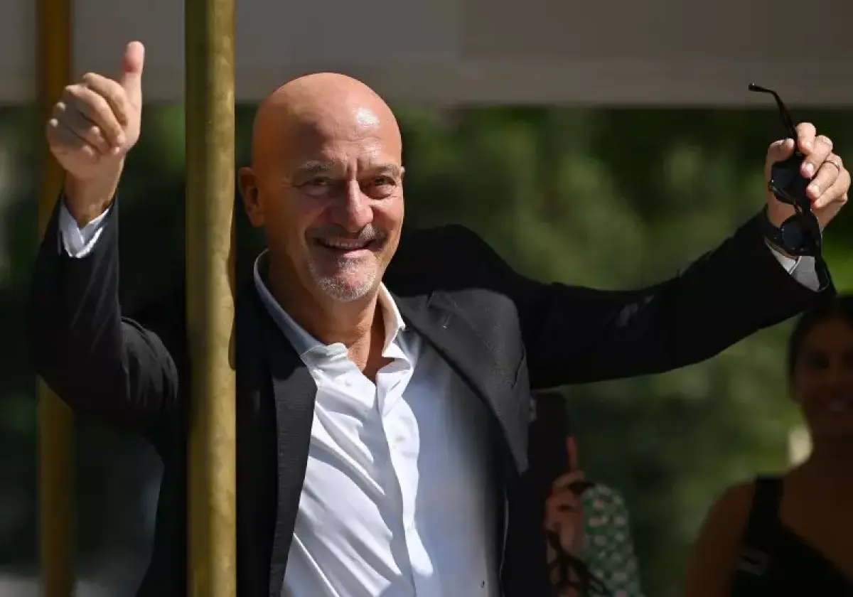 Gaffe di Claudio Bisio con Mara Venier: cos’è successo tra i due