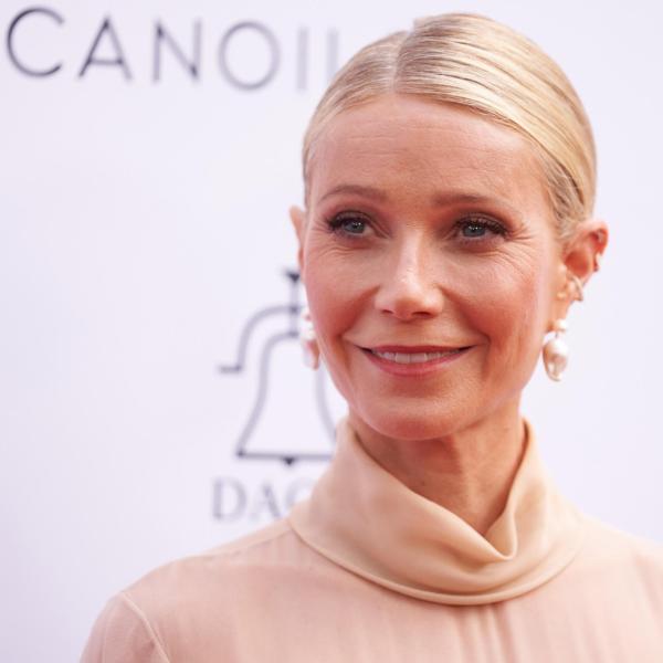 Gwyneth Paltrow parla del sesso con gli ex Ben Affleck e Brad Pitt: “Uno tecnicamente eccellente”