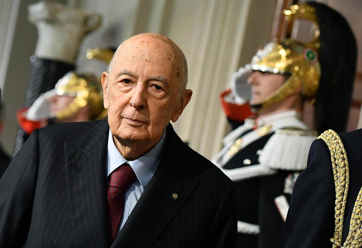 Morte Giorgio Napolitano, i commenti degli hater sui social: “Final…