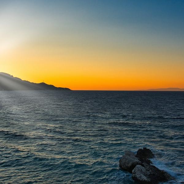 Perché andare a Samos​: spiagge, paesi e movida