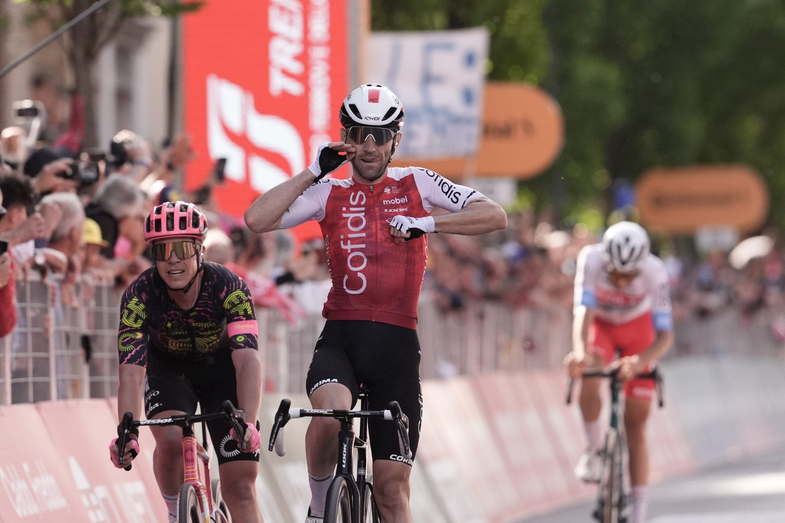 Giro d’Italia 2024, a Lucca va in porto la fuga: vittoria di Benjamin Thomas