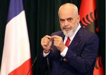 Italia-Albania scatena le polemiche: Edi Rama ferma il parlamento per la nazionale e l’opposizione insorge