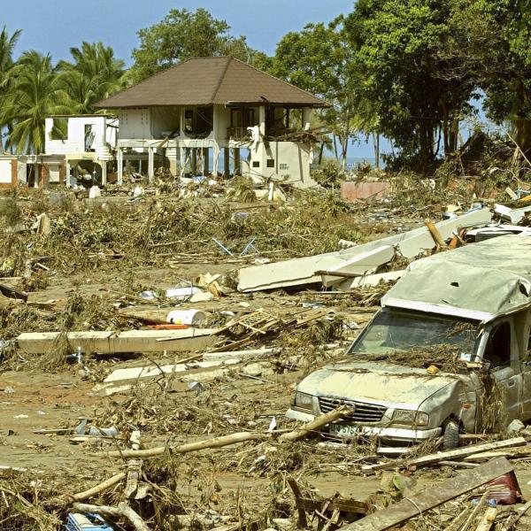 Indonesia lo tsunami “di Santo Stefano” del 2004 che devastò tutto: cos’è successo e vittime