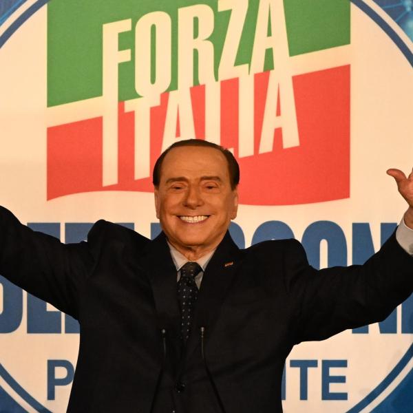 Commemorazione Berlusconi, le voci di Forza Italia in ricordo del loro leader. Sisto: “Gli dedico la riforma della giustizia”, Mulè: “Dobbiamo essere all’altezza delle sue idee”| VIDEO