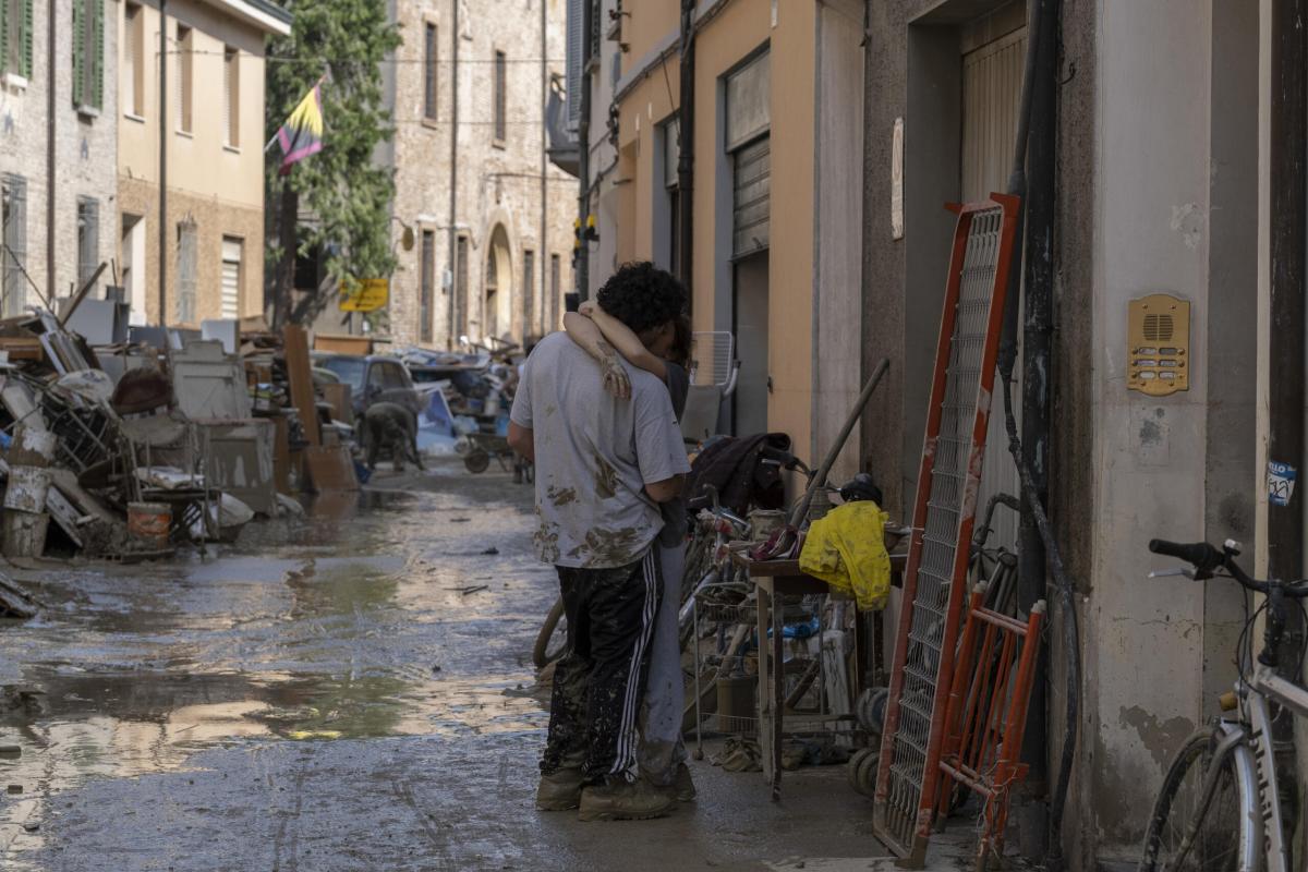 Emergenza Emilia Romagna, tutti gli aggiornamenti: le acque si riti…