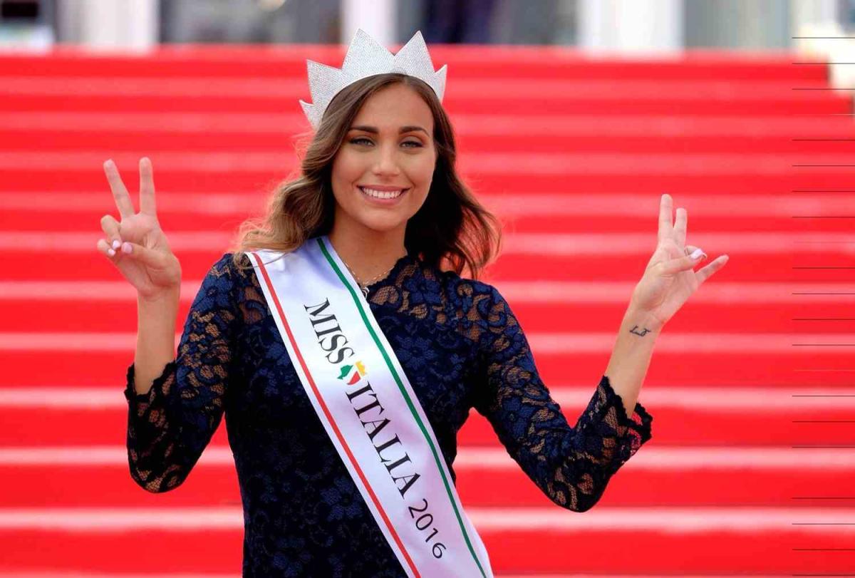 Ex Miss Italia neomamma: fiocco azzurro per Rachele Risaliti compagna di Gaetano Castrovilli