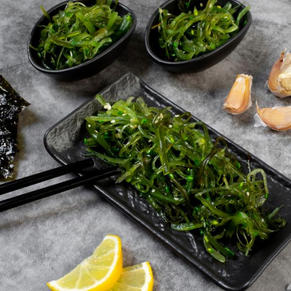 Quanta alga Wakame al giorno? Come mangiarla e controindicazioni