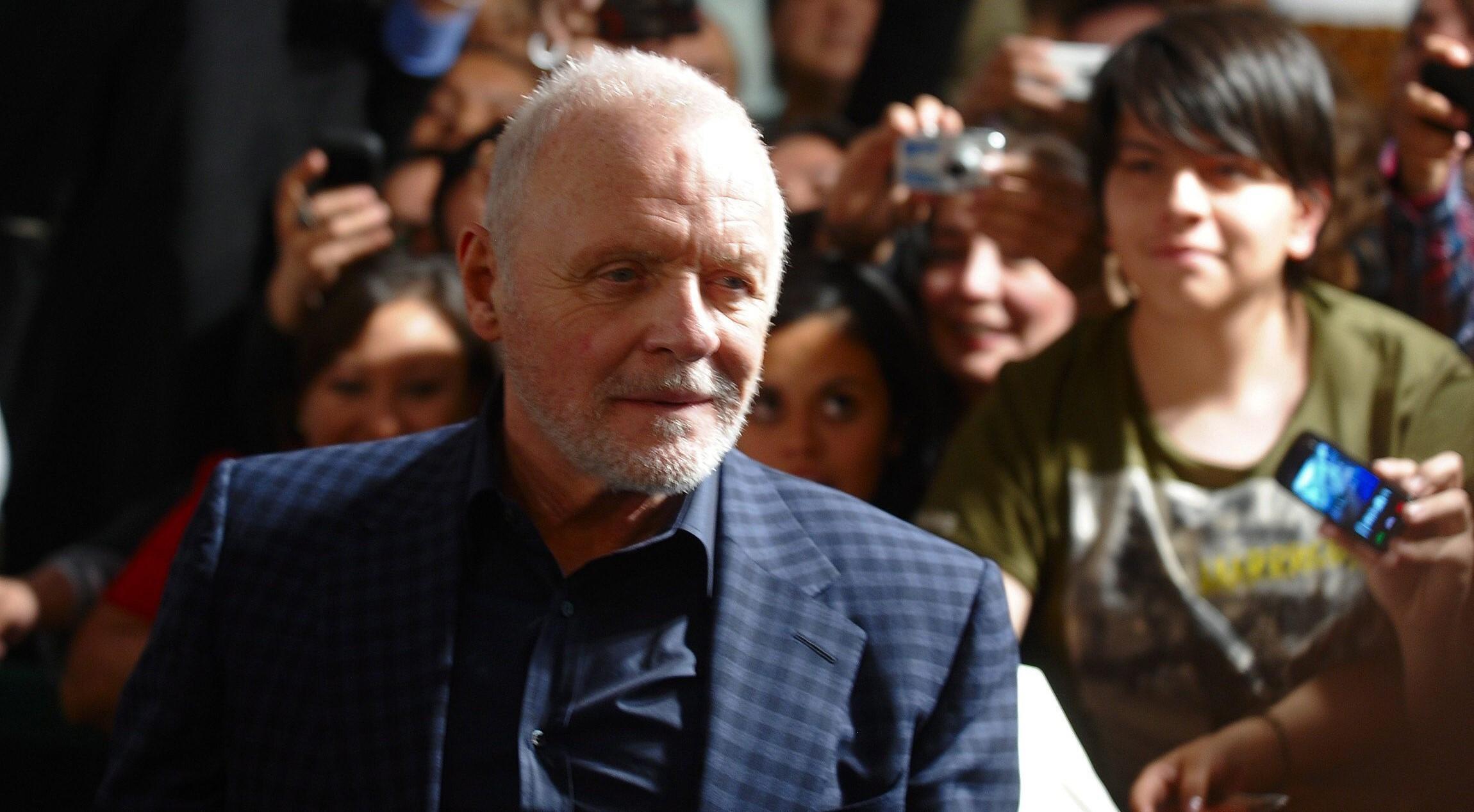 Anthony Hopkins alcolismo e malattia: la dipendenza e la sindrome di Asperger a cui non crede