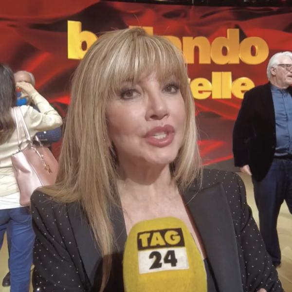 Milly Carlucci  su Barbara D’Urso e Corona: “Mai cercati”, poi spegne le polemiche sull’età del cast | VIDEO