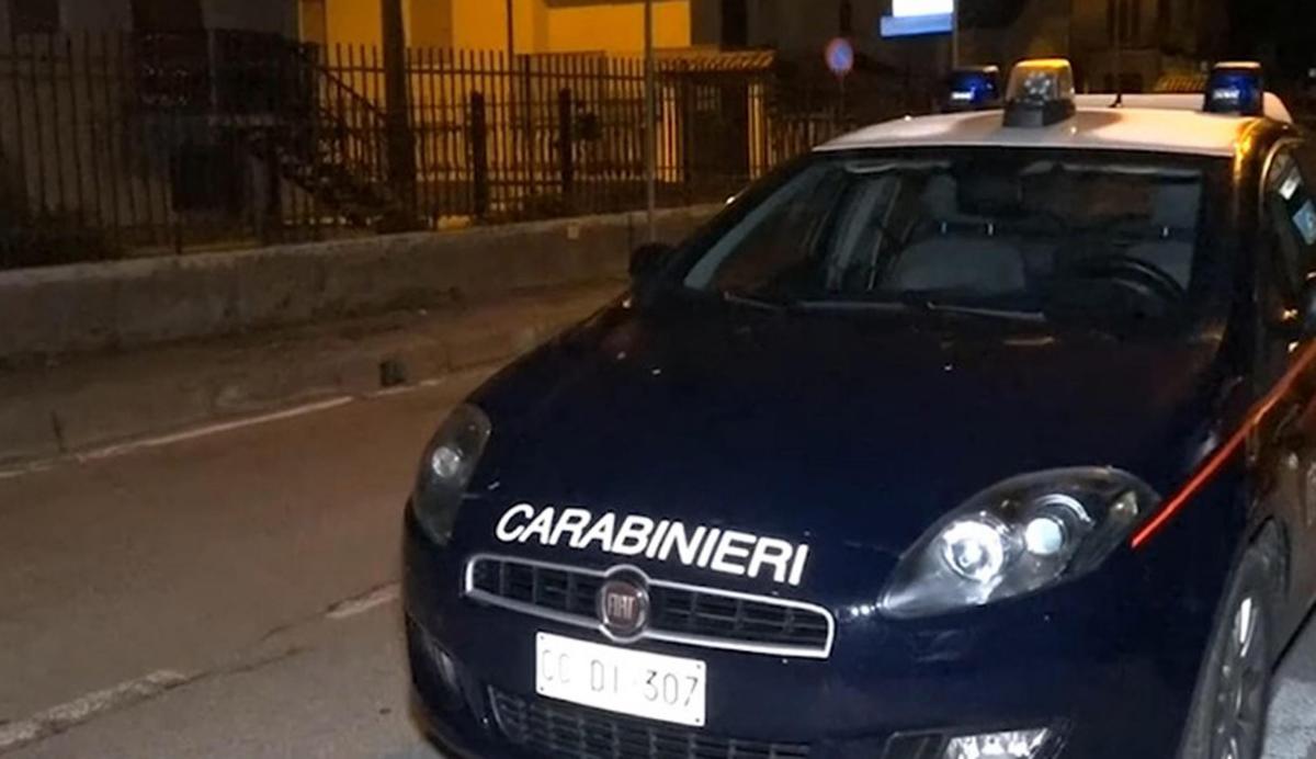 Busnago, 15enne accoltellato davanti a un centro commerciale: arres…