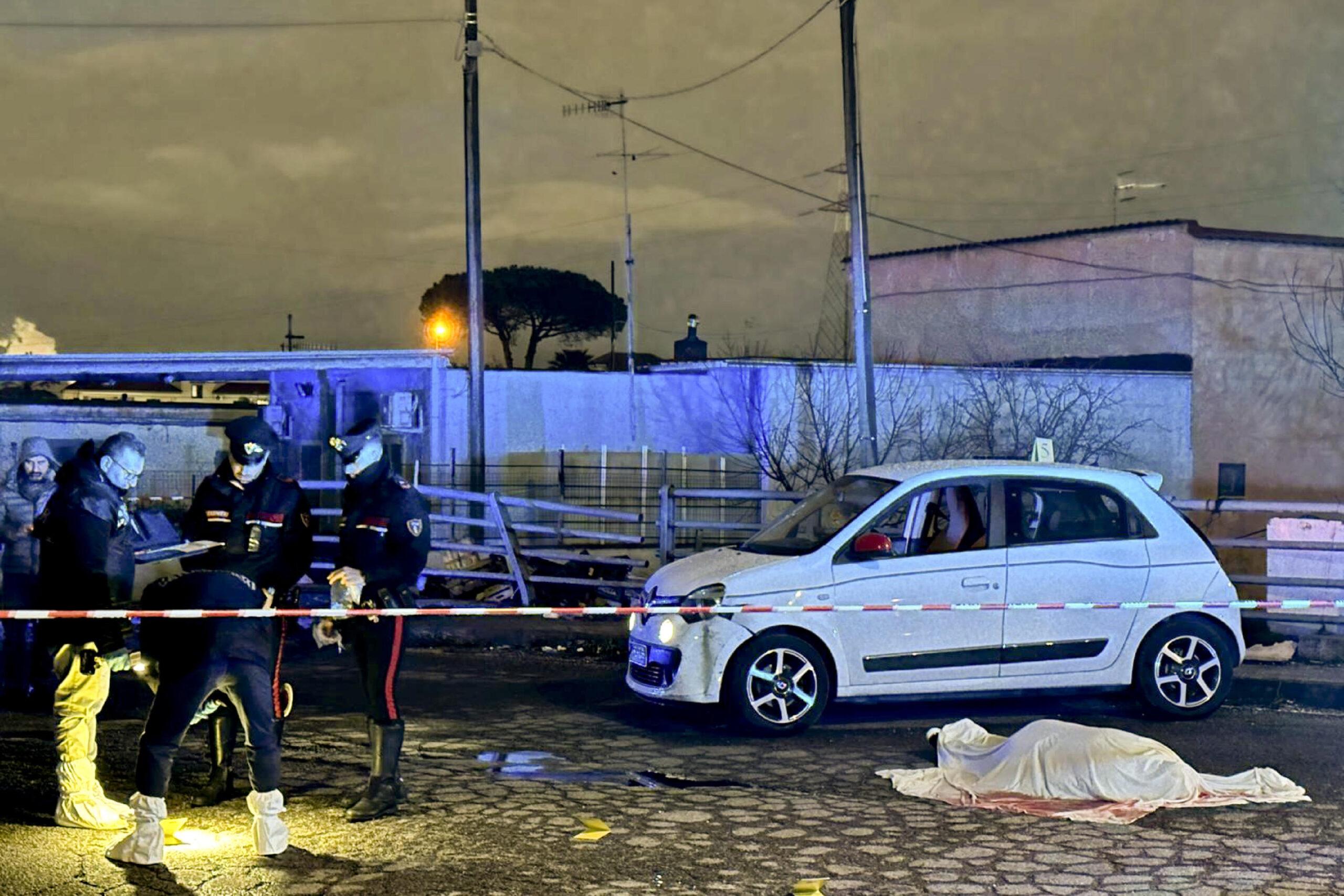 Napoli, uomo freddato a colpi di pistola in strada nel quartiere di Pianura: è il secondo agguato in due giorni