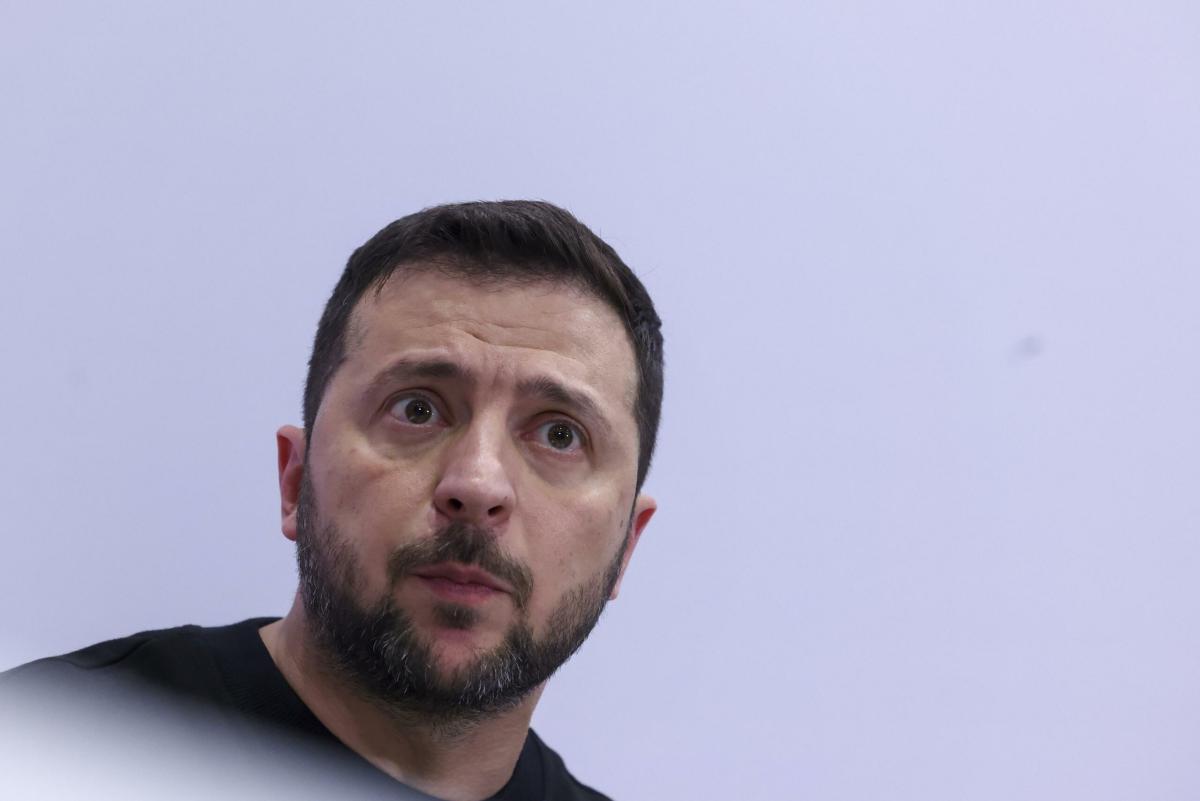 Ucraina, Zelensky: “Attacchi russi aumentano, Kherson colpita senza…