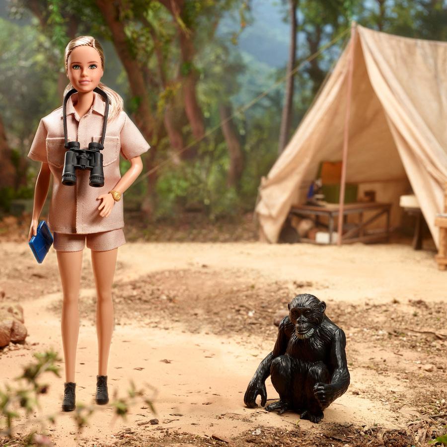 Arriva la nuova Barbie di Jane Goodall, la studiosa degli scimpanzé