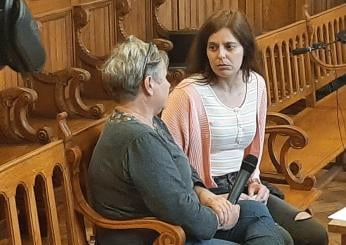 Ilaria Salis e l’accusa di aver occupato una casa popolare di Milano, il consigliere comunale Marcora: “Giusto pignorarle lo stipendio da europarlamentare. Non è una cassaintegrata”