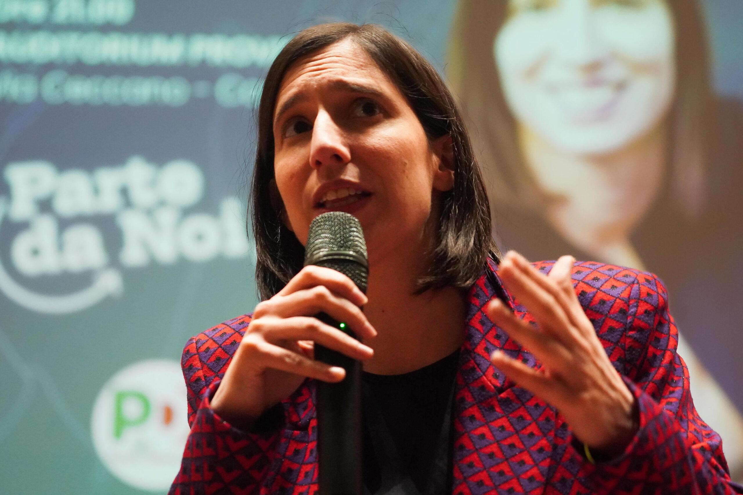 La piccola rivoluzione (democratica) di Elly Schlein. La nuova Segretaria del Pd tra occasioni e nodi da sciogliere