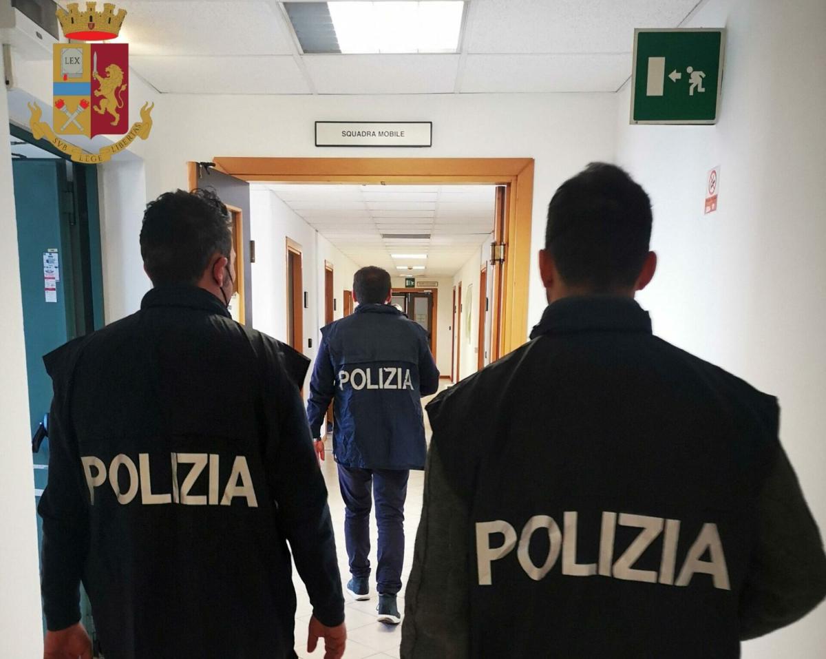 Bologna, blitz antidroga della Polizia: misure cautelari per 19 cittadini marocchini