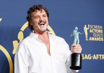 Pedro Pascal ai SAG Awards 2024: il discorso dell’attore “un po’ ubriaco” fa impazzire i social | VIDEO