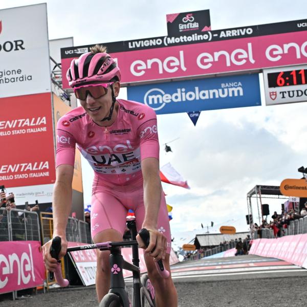 Giro d’Italia 2024, Pogacar fa poker a Livigno e rifila distacchi abissali