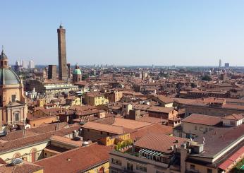 Bologna, violenze contro la ex compagna davanti ai figli minori: il movente è la gelosia