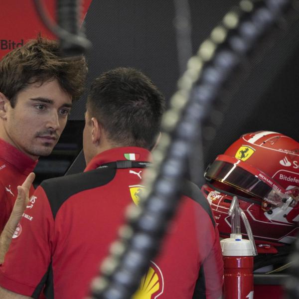 Formula 1, Leclerc punge Binotto: “Vasseur onesto come pochi”