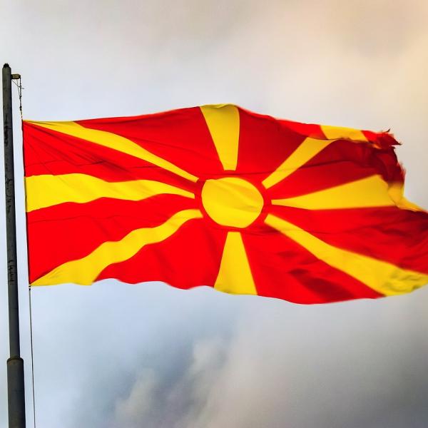 Macedonia del Nord, cambia il nome del paese anche sui documenti, cittadini si affrettano ad ottenere un nuovo passaporto prima della scadenza